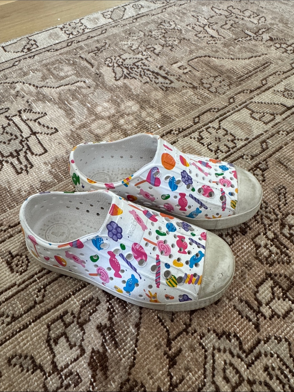 Native Shoes Kids White Slip-On Sneakers with Multicolor Candy Print, Size 10